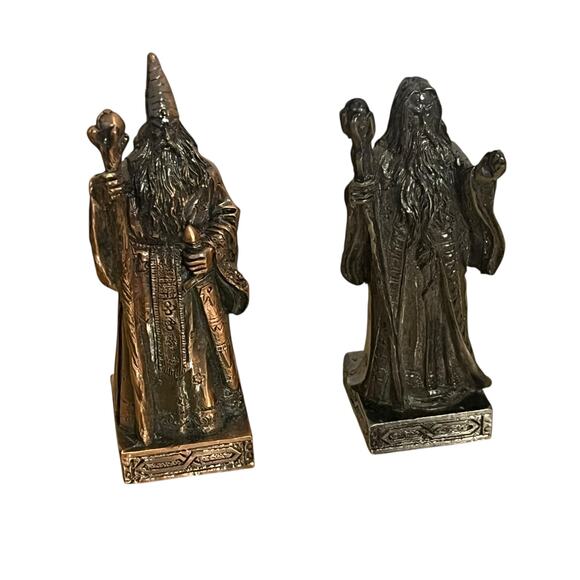 Design Toscano Mystical Legends Chess Set Silver Copper - Picture 9 of 16